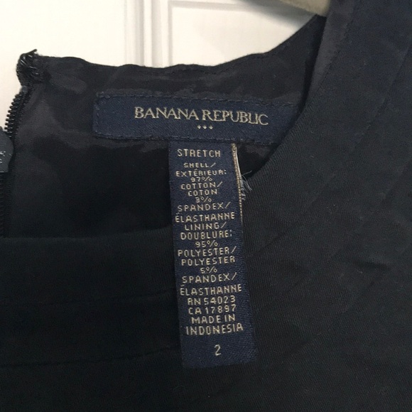 Banana Republic black dress. Size 2. - Picture 4 of 7